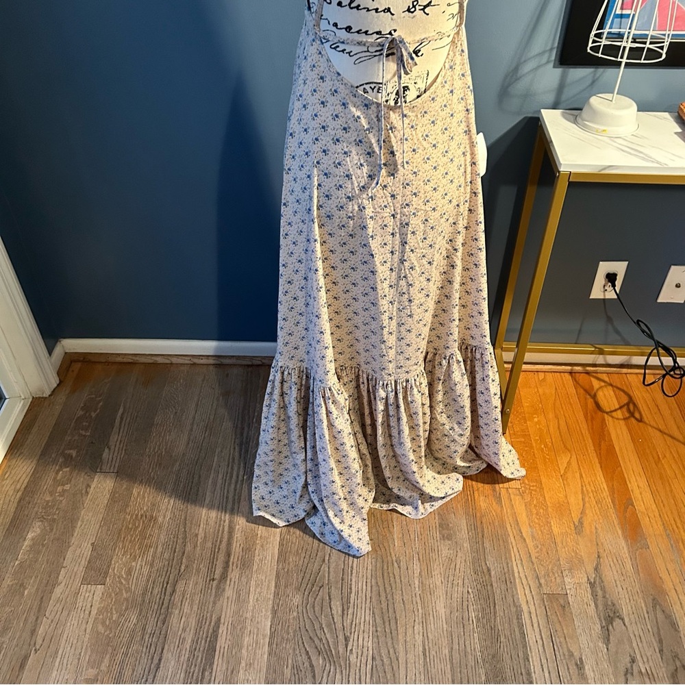 Perrin & co Floral Maxi Dress - Picture 8 of 13